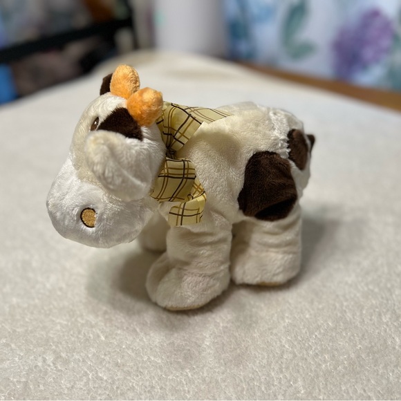 Soft Classics Cow With Rattle - Picture 2 of 8